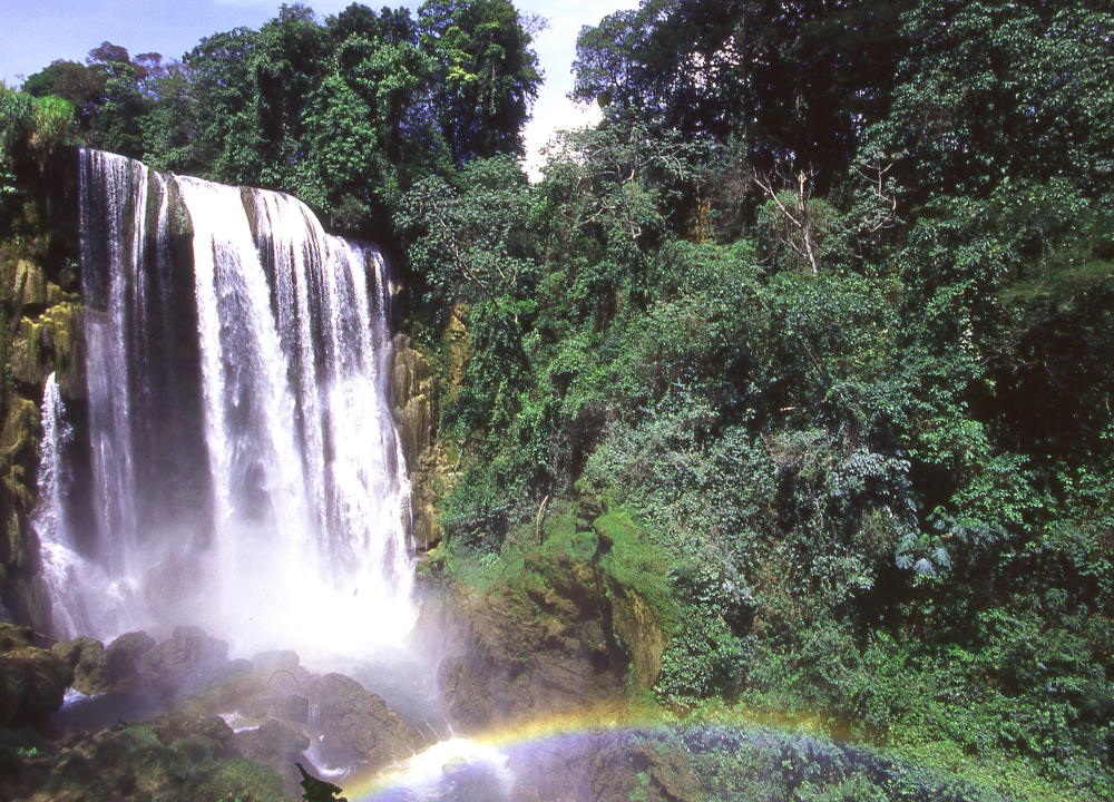Pulhapanzak Waterfall photo
